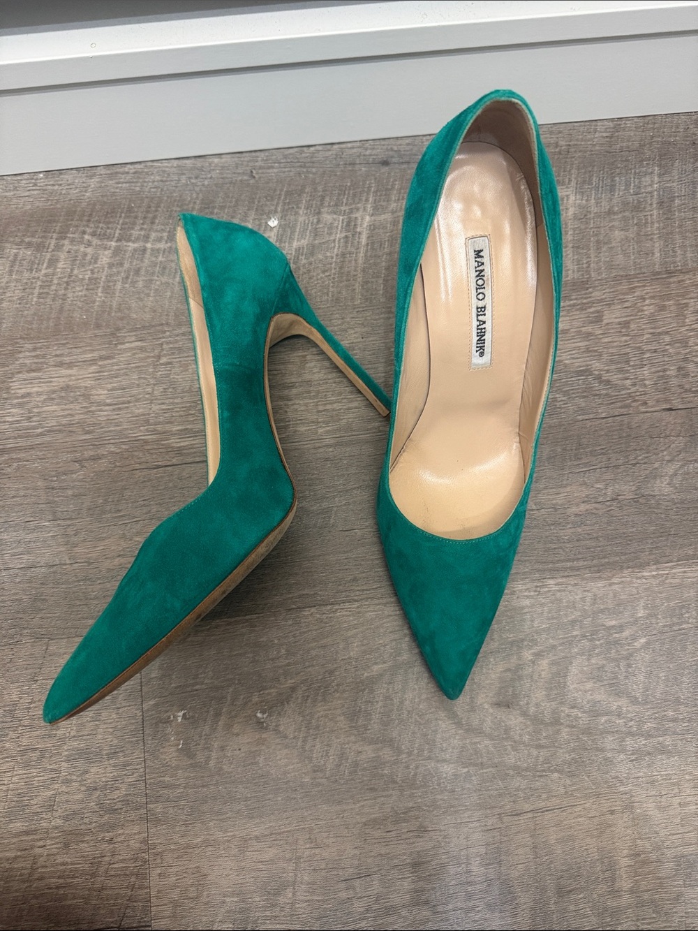 Manolo Blahnik Teal Green Suede Pointed Toe Pumps